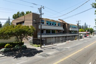 Avenue 320 in Santa Rosa, CA - Building Photo