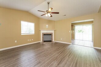 2650 Stratford Lake Rd in Winston-Salem, NC - Foto de edificio - Building Photo