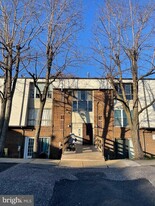 2201 Strahle St in Philadelphia, PA - Building Photo