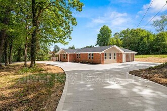 144 Co Rd 575 in Englewood, TN - Building Photo - Building Photo