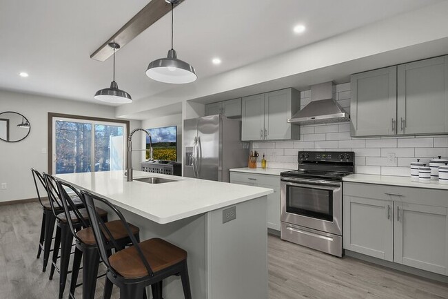 property at 660 Garden Rd