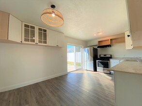 925 Belvoir Dr in Davenport, FL - Foto de edificio - Building Photo