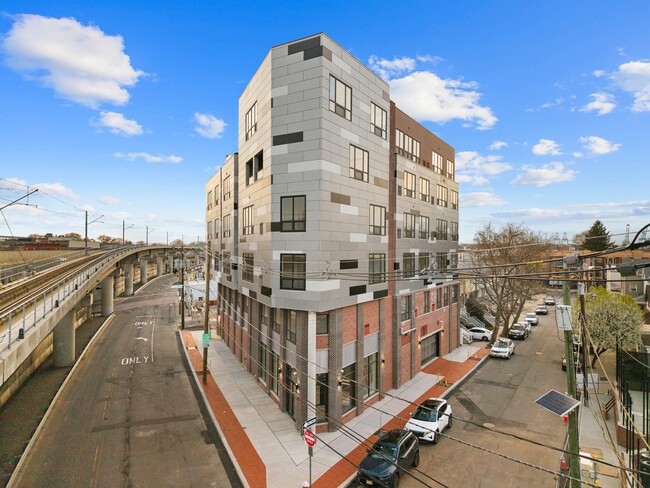 17 Avenue E in Bayonne, NJ - Building Photo - Building Photo