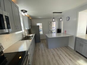 74 Moore Ave in Warren, MA - Building Photo - Building Photo