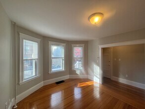 11 Belmont Sq, Unit 1 in Somerville, MA - Building Photo - Building Photo