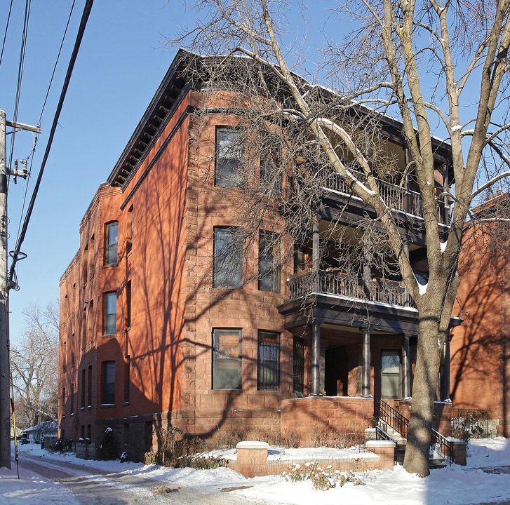 The Kenilworth in St. Paul, MN - Building Photo