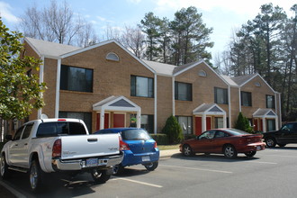 Rama Place Apartments in Charlotte, NC - Foto de edificio - Building Photo