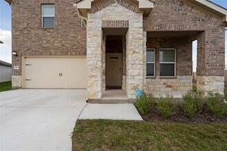 100 Babblebrook Way in Hutto, TX - Building Photo - Building Photo