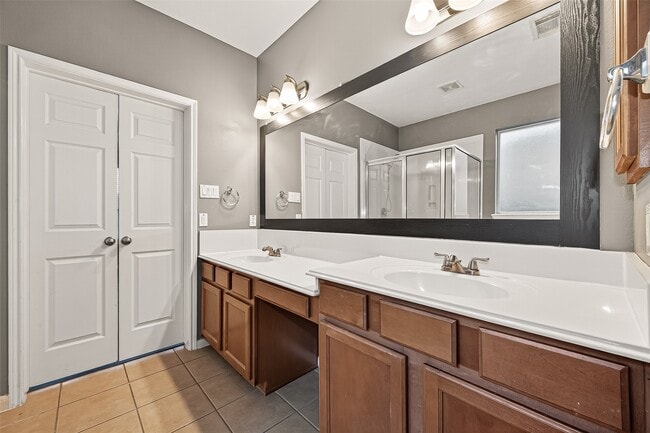 2810 Shadow Canyon Ln