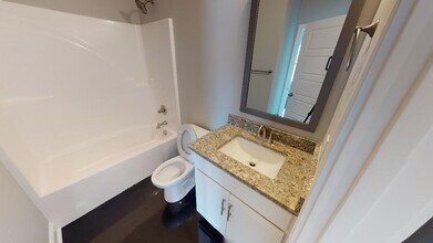 Rossview in Clarksville, TN - Foto de edificio - Building Photo