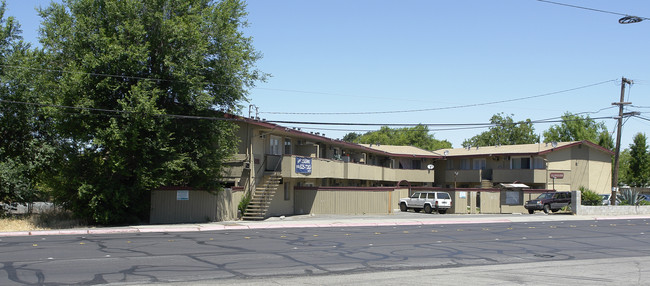 The Devonshire Apartments in Concord, CA - Building Photo - Building Photo