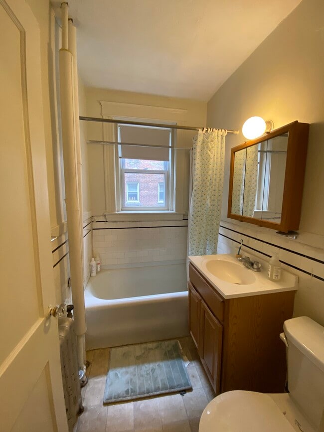 108 Washington St, Unit 1