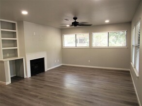 31 Sawmill Grove Ln in Spring, TX - Building Photo - Building Photo