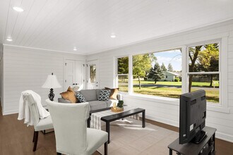 15240 Kangaroo St NW in Ramsey, MN - Foto de edificio - Building Photo