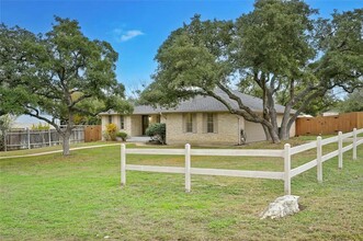 1208 Oakwood Dr in Leander, TX - Building Photo - Building Photo