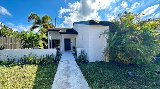 528 SW 166th Terrace in Weston, FL - Building Photo - Building Photo