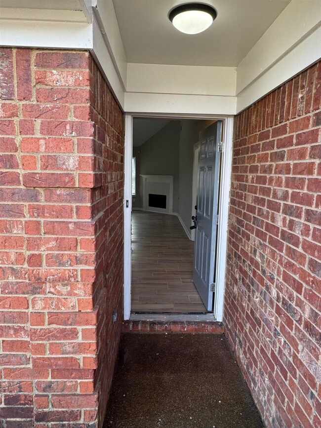 5457 Sundale Way S in Memphis, TN - Building Photo - Building Photo