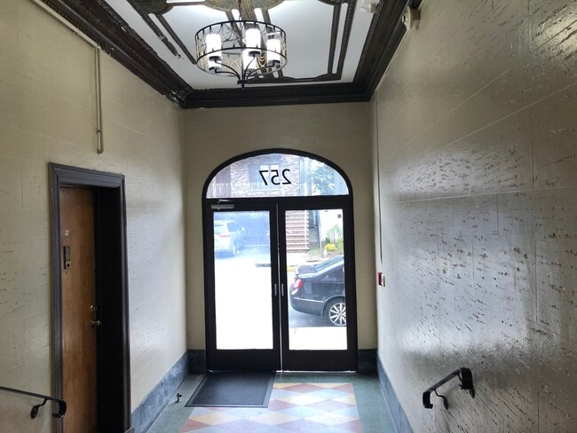 The Manor in Cliffside Park, NJ - Foto de edificio - Building Photo