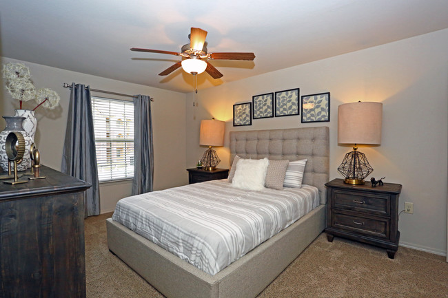 Tuscany Ranch Apartments in Waco, TX - Building Photo - Interior Photo