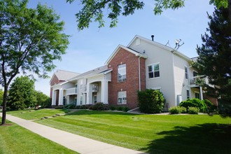 Shadow Creek Apartments in Madison, WI - Building Photo - Building Photo