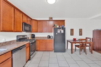 17 Cunliffe Wy in Pittsburgh, PA - Building Photo - Building Photo