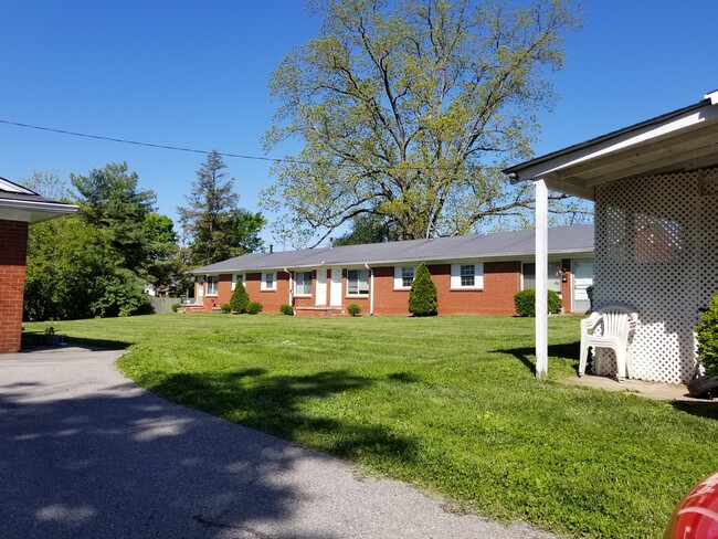 10522 Old Taylorsville Rd, Unit 1 in Louisville, KY - Building Photo - Building Photo