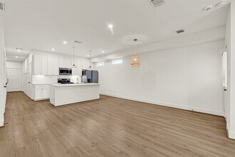 1405 E 33rd St in Houston, TX - Building Photo - Building Photo