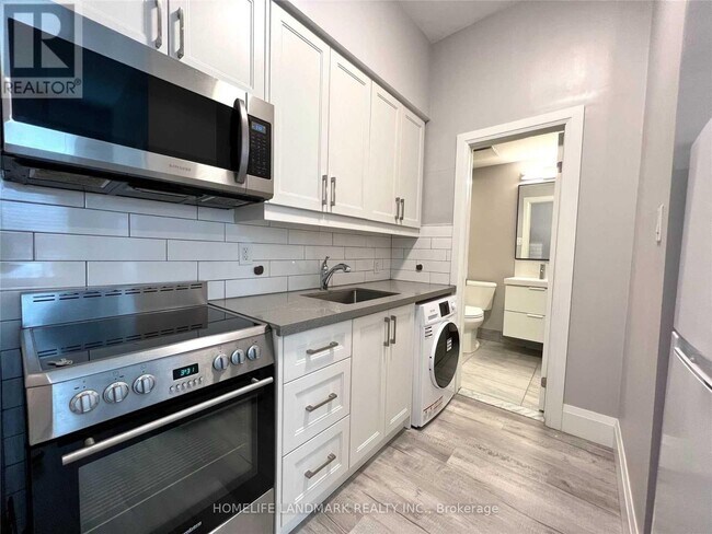 1 Spruce St in Toronto, ON - Building Photo - Building Photo