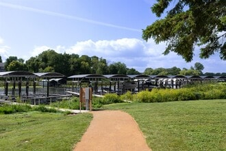 Dockside Apartments on Lake Minnetonka in Spring Park, MN - Building Photo - Building Photo