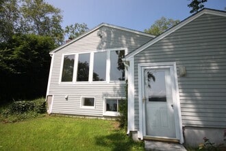 14 Sandy Beach Rd in Freeport, ME - Building Photo - Building Photo