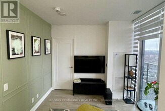 70 Annie Craig Dr in Toronto, ON - Building Photo - Building Photo