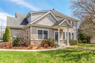 1200 Half Moon Bay Dr in Croton-on-Hudson, NY - Building Photo