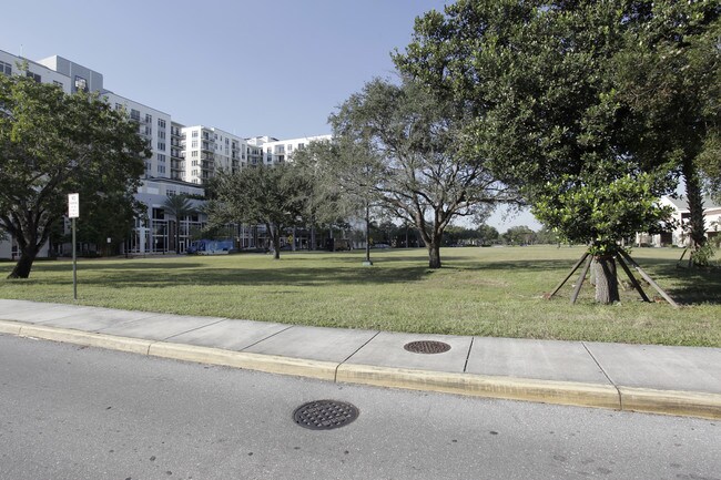 Midtown - Phase II in Plantation, FL - Foto de edificio - Building Photo