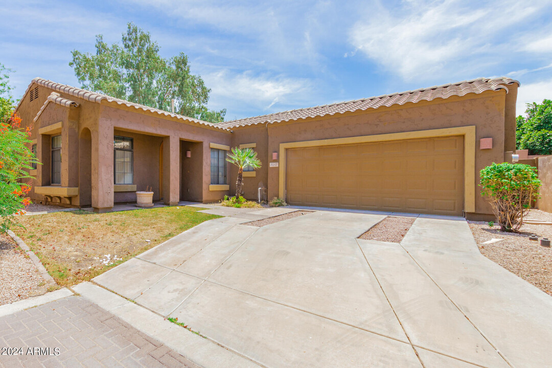 7017 S Golfside Ln in Phoenix, AZ - Foto de edificio