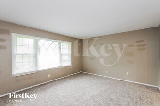 7908 E 92nd St in Kansas City, MO - Foto de edificio - Building Photo