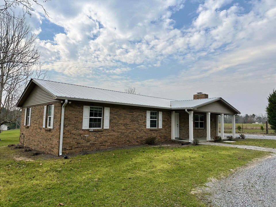 1014 E Indian Creek Ranch Rd in Defuniak Springs, FL - Building Photo