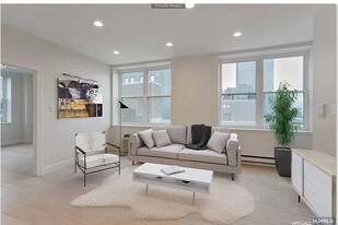 111 Mulberry St in Newark, NJ - Building Photo