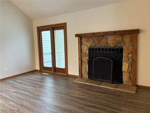 1665 Ann Cir NE in New Philadelphia, OH - Building Photo - Building Photo