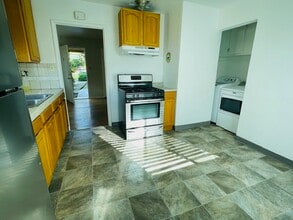 6117 Monadnock Way, Unit 6117 in Oakland, CA - Foto de edificio - Building Photo