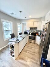 39 Long Ave, Unit 2 in Boston, MA - Foto de edificio - Building Photo