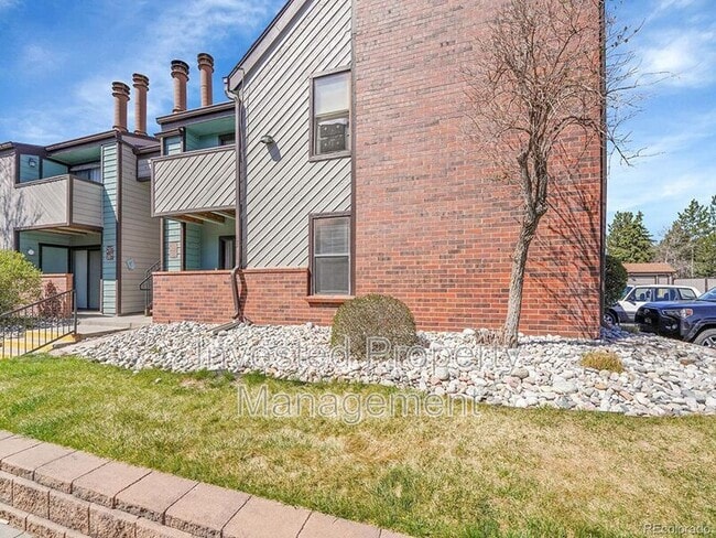 11985 E Harvard Ave in Aurora, CO - Building Photo - Building Photo