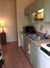 320 W Hall St in Savannah, GA - Building Photo - Building Photo