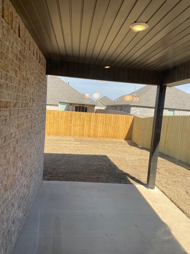 1110 Maclaren Ave in Lowell, AR - Building Photo - Building Photo