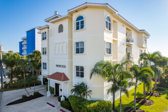 Arrow Apartments in Madeira Beach, FL - Building Photo - Building Photo