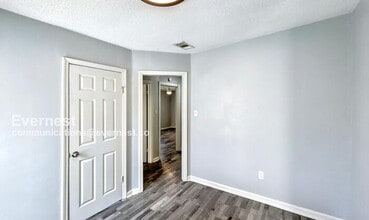 2067 Hubert Ave in Memphis, TN - Building Photo - Building Photo