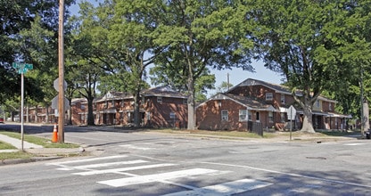 Fairfield Court in Richmond, VA - Building Photo - Building Photo