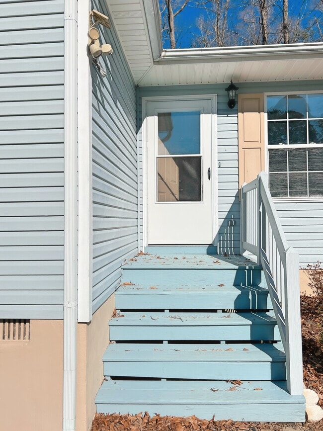 213 Louise Ln in Toano, VA - Building Photo - Building Photo