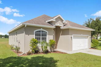 2371 Cross Tee Ct in Brooksville, FL - Building Photo - Building Photo