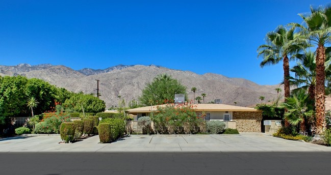 Thornhill Apartments in Palm Springs, CA - Building Photo - Building Photo