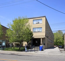 514 Dawes Rd in Toronto, ON - Building Photo